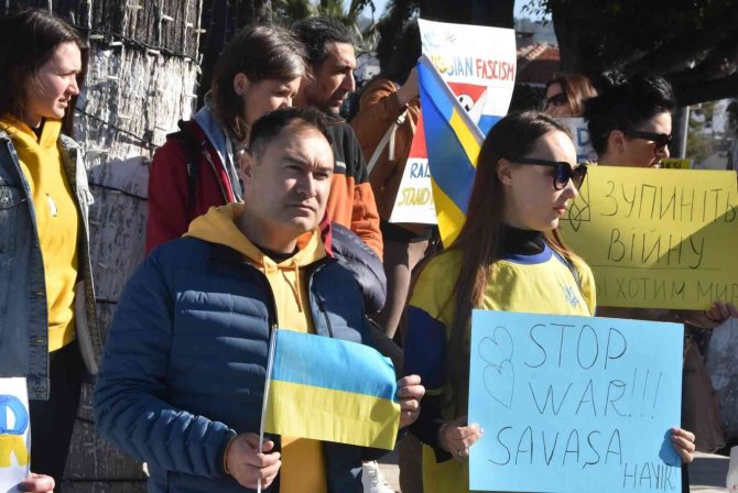 Ukraynalılar Bodrum’da “Savaşa Hayır” Eylemi Yaptı