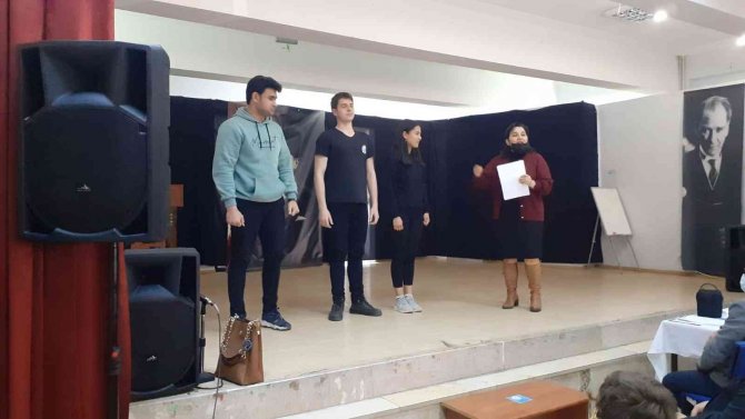 Köyceğiz’de İ̇stiklal Marşı’nı Güzel Okuma Yarışması Yapıldı