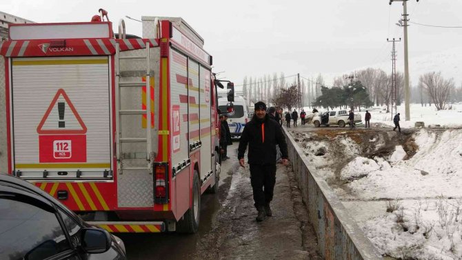 Muş’ta Karasu Nehri’ne Düşen Yağmur’u Arama Çalışmaları Sürüyor