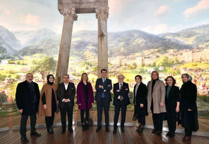 Darülaceze Yönetimi 1326 Bursa Fetih Müzesi’ni Gezdi