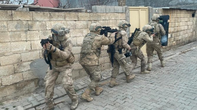Şanlıurfa’da Uyuşturucu Operasyonu 20 Gözaltı