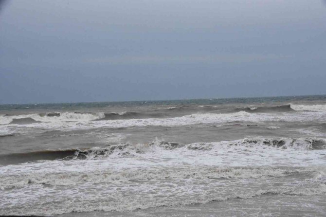 Karadeniz Çamura Büründü