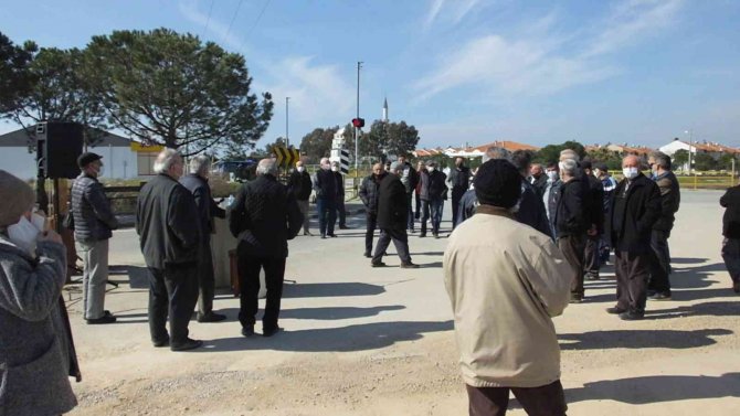 Balıkesir’de Elektrik Arızalarından Bıkan Site Sakinleri Eylem Yaptı Yol Kapattı