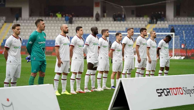 Spor Toto Süper Lig: Medipol Başakşehir: 0 - Karagümrük: 0 (Maç Devam Ediyor)