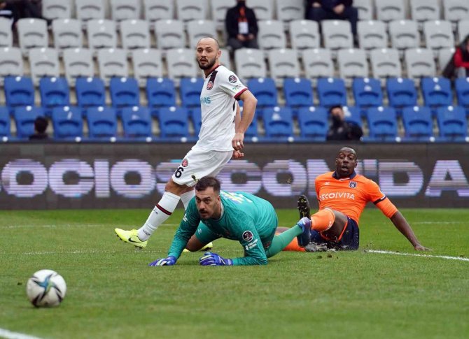 Spor Toto Süper Lig: Medipol Başakşehir: 0 - Karagümrük: 0 (Maç Devam Ediyor)