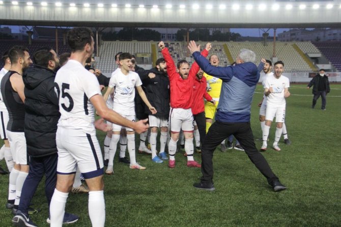 Kocaeli Süper Amatör Lig B Grubunda Gebze Tayfunspor Şampiyon