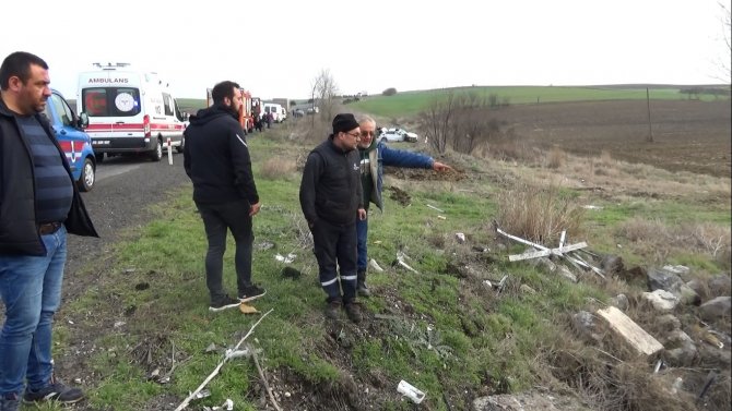 Otomobil Yoldan Çıkıp Taklalar Attı: 1 Yaralı