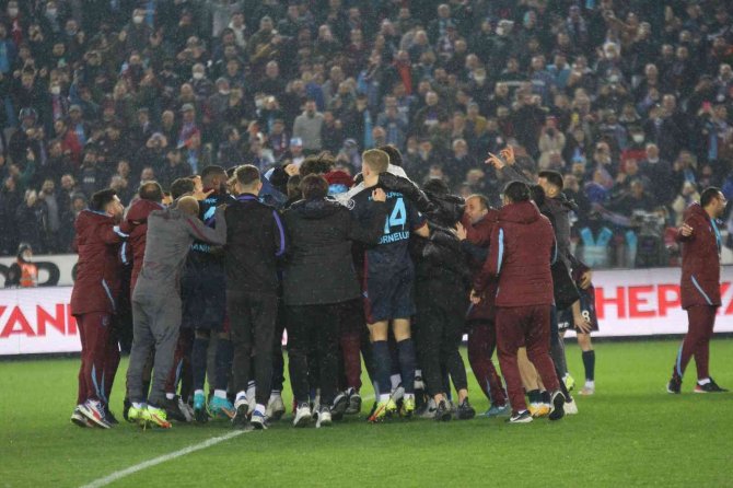 Trabzonspor’u Zirvede Tutan Geri Dönüşler
