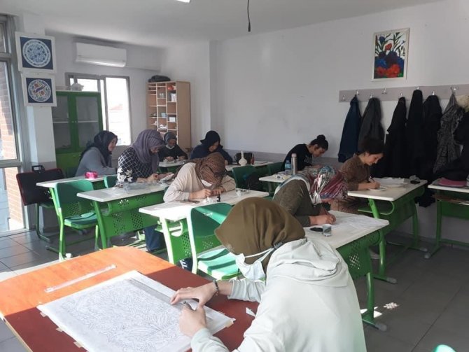 Kursiyerlerin Eserleri Sergilenecek