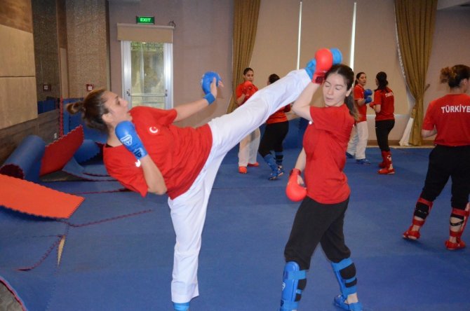 Milli Takım, Avrupa Büyükler Karate Şampiyonası’na Kocaeli’de Hazırlanıyor