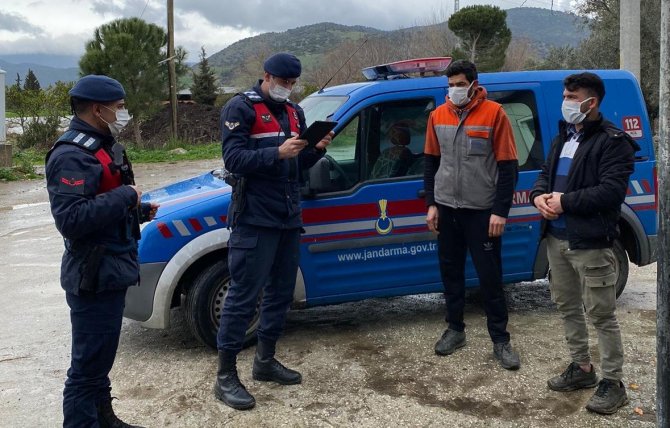 İ̇zmir’de Jandarmadan Düzensiz Göçle Mücadele Uygulaması