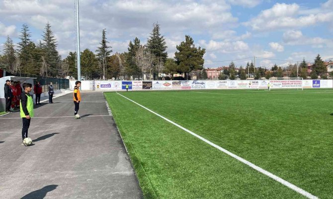 Statta Türk Bayrağının Olmamasına Taraftarlar Tepki Gösterdi