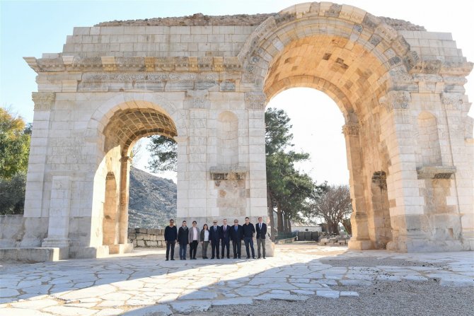 Anavarza’nın Tarihinin Sanılandan Çok Daha Eski Olduğu Ortaya Çıktı