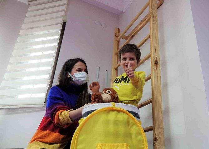 Oğlunun Özgürce Koşabilmesi İçin 2 Bin 500 Kilometre Yol Geldi