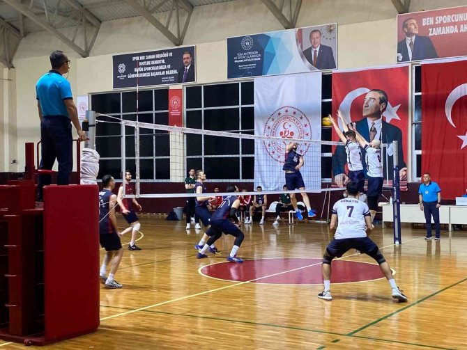 Bigadiç Belediyespor, Bursa Karşısında 3-1 Galip