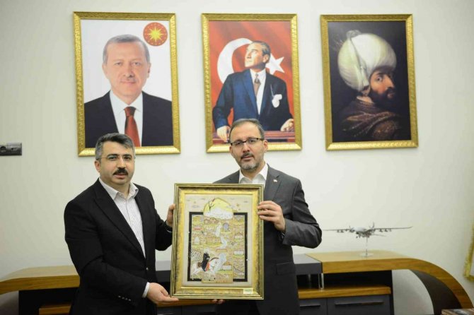 Bakan Kasapoğlu’ndan Uyumayan Kütüphaneye Tam Not