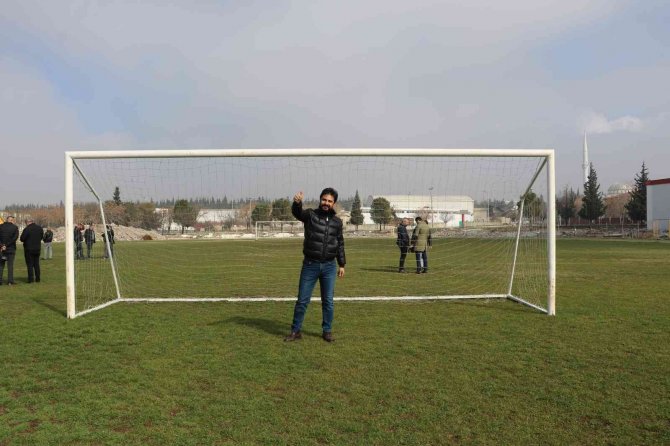 Top Koşturduğu Stadın Yıkılışına Şahit Olan Eski Kalecinin Duygusal Anları