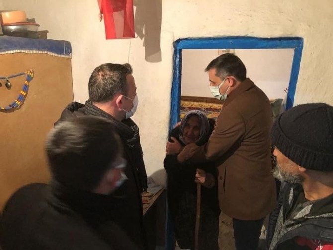 Sel Baskınının Yaşandığı Eşme Köyünde Çalışmalar Sürüyor