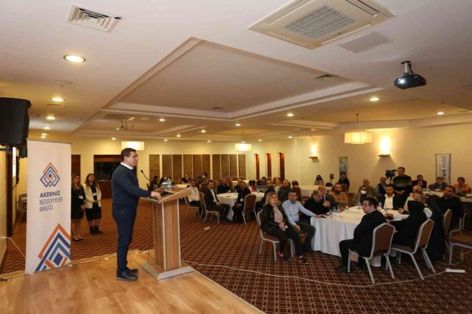 Akdeniz Belediyeleri Çalıştayda Buluştu