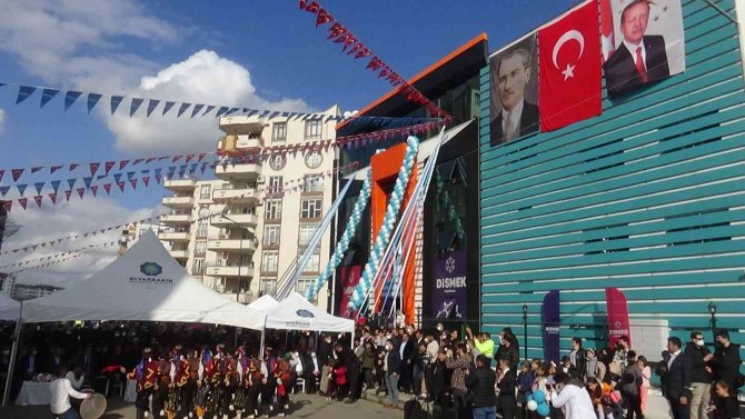 Vali Karaloğlu: “Biz Di̇smek’i Bir Halk Üniversitesi Olarak Görüyoruz”