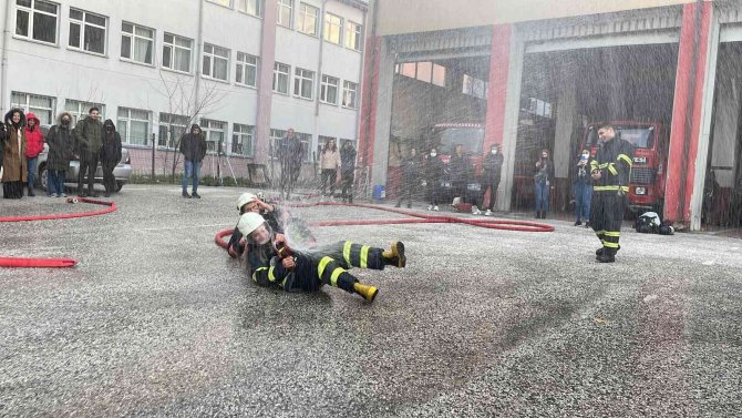 Üniversitede Kurulan Arama Kurtarma Ekibi Afetlere Hazırlanıyor