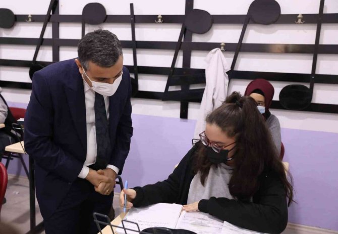 Vali Atay, Öğrencilerle Bir Araya Geldi