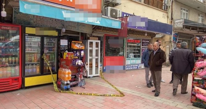 Önce Kuzenini, Ardından Kuzeninin Sığındığı Bakkalı Bıçakladı