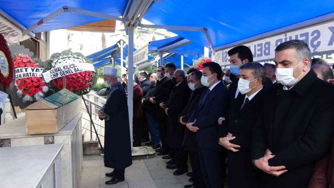 Eski Adalet Bakanı Ergin’in Babası Toprağa Verildi