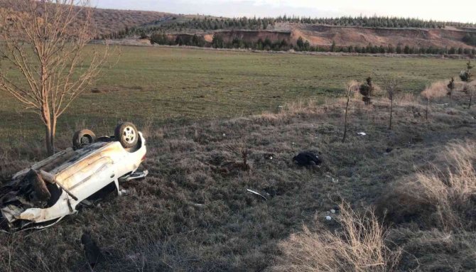 Eskişehir’de Otomobil Takla Attı: 1 Ölü, 1 Yaralı