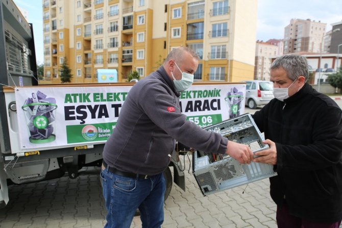Elektronik Atıklar Evlerden Toplanacak