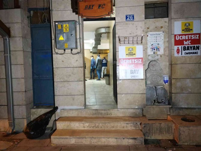27 Yaşındaki Genç Umumi Tuvalette Ölü Bulundu