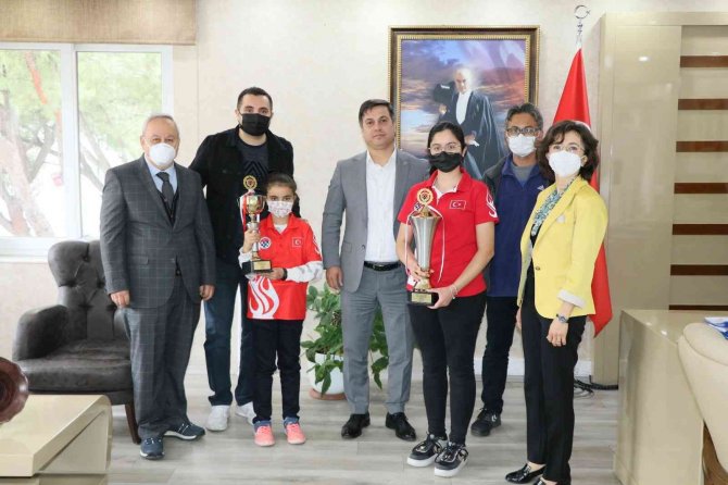 Manisalı Satranççılar Türkiye Şampiyonu Oldu