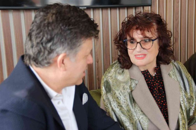 Avrupalı Doktorlar Çare Bulamadı, Türk Doktor Ayağa Kaldırdı