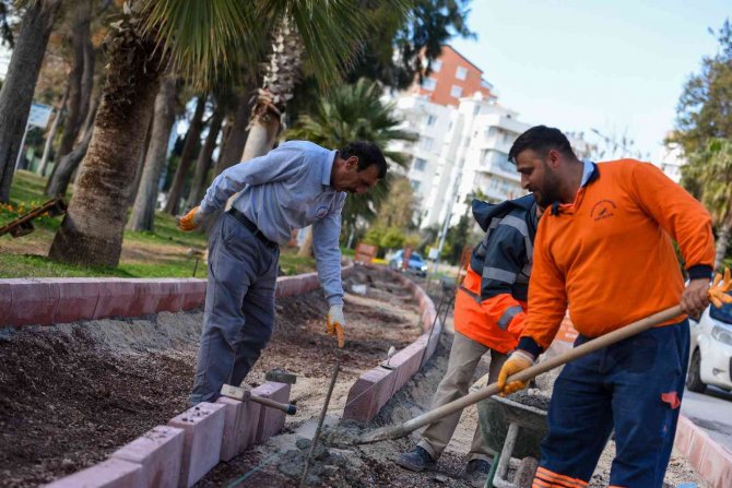 Muratpaşa’da Bisiklet Ve Yürüyüş Yollarında Yenileme Çalışması