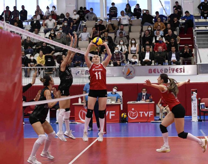Muratpaşa, Sultanlar Ligi’ne Göz Kırpıyor