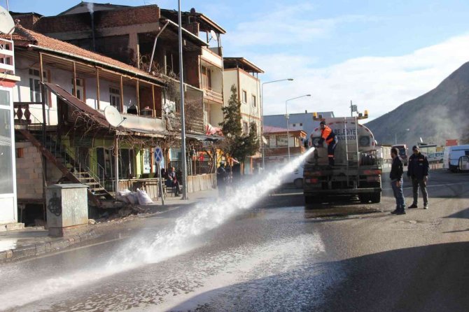 Oltu Caddelerinde Bahar Temizliği