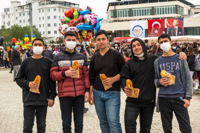 Kadirli Sucuk Ekmek Festivali Renkli Görüntülere Sahne Oldu