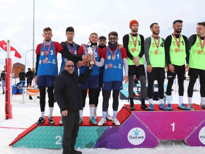 Kar Voleybolu Heyecanı Sona Erdi