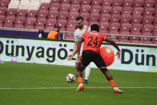 Spor Toto Süper Lig: A. Hatayspor: 3 - Yeni Malatyaspor: 0 (İ̇lk Yarı)