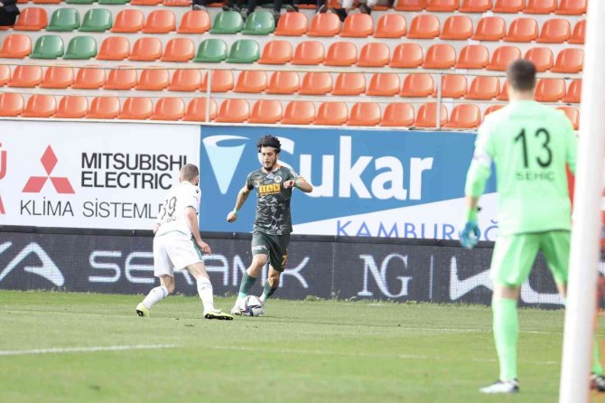 Spor Toto Süper Lig: Alanyaspor: 5 - Konyaspor: 1 (Maç Sonucu)