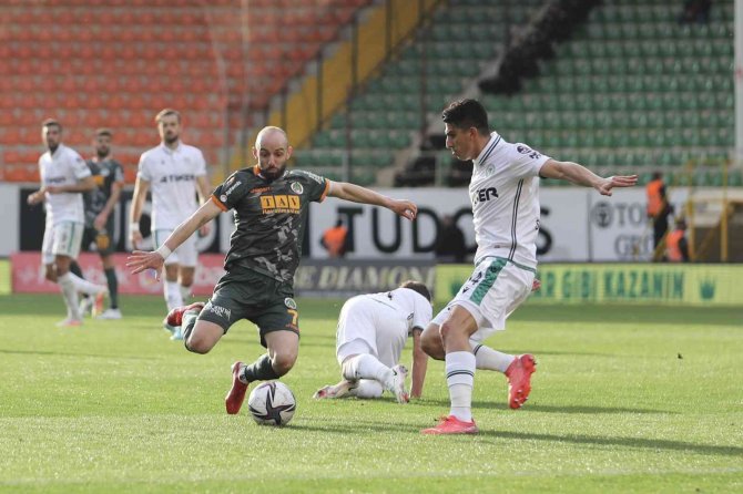 Spor Toto Süper Lig: Alanyaspor: 5 - Konyaspor: 1 (Maç Sonucu)