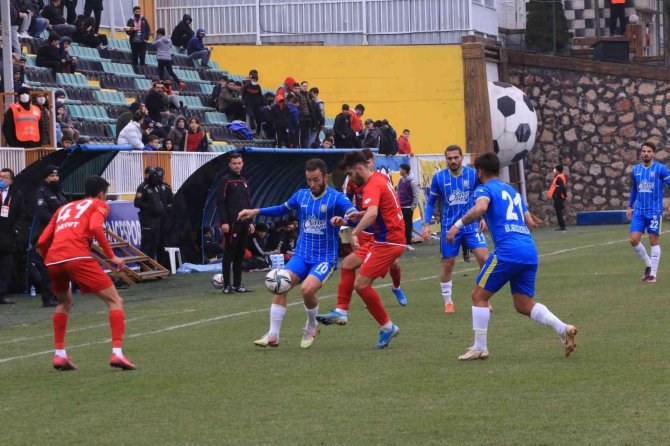 Tff 3. Lig: Belediye Derincespor: 5 - Kardemir Karabükspor:1