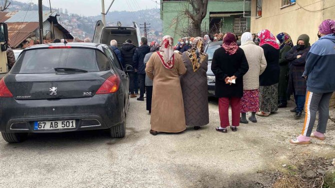 Kaçak Madendeki Göçükte İşçi Son Yolculuğuna Uğurlandı