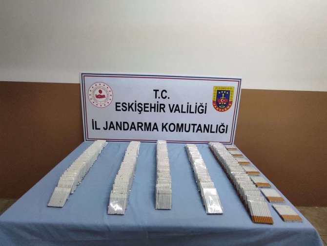 Jandarma Ekipleri Kaçak Makaron Ararken Kurusıkı Silah Mermisi De Buldu