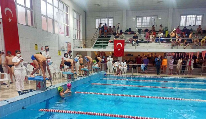 Adana’da Yüzme Milli Takım Seçme Yarışları Tamamlandı