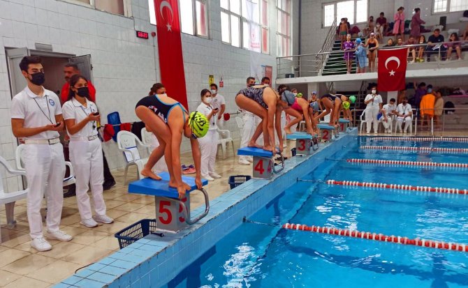Adana’da Yüzme Milli Takım Seçme Yarışları Tamamlandı