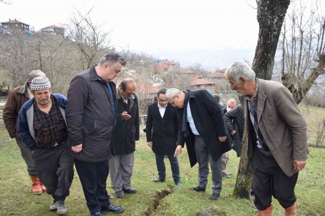 Ak Parti Teşkilatı Heyelan Bölgesinde İnceleme Yaptı