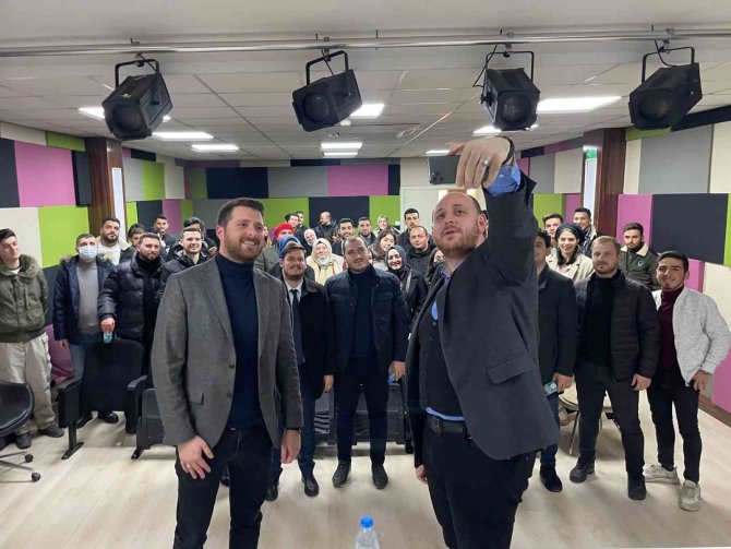 Büyükgümüş, Ak Parti Yalova İ̇l Gençlik Kolları’nın Konuğu Oldu
