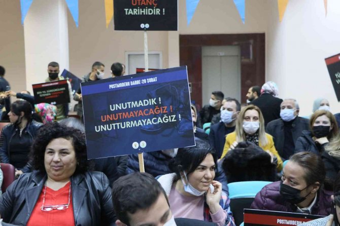 Mersin’de 28 Şubat Postmodern Darbesi Protesto Edildi