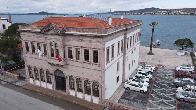 Ayvalık Belediyesi Tarihi Binada Hizmet Vermeye Başladı